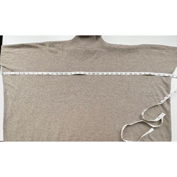 Autumn Cashmere Boxy Turtleneck Sweater Size Medium Tan Neutral Minimalist - Picture 6 of 7